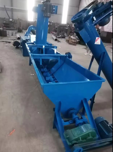 Déchets plastiques Pp Pe Pet Bouteilles en plastique machine à laver et recycler pour les fibres de polyester