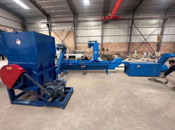 Déchets plastiques Pp Pe Pet Bouteilles en plastique machine à laver et recycler pour les fibres de polyester