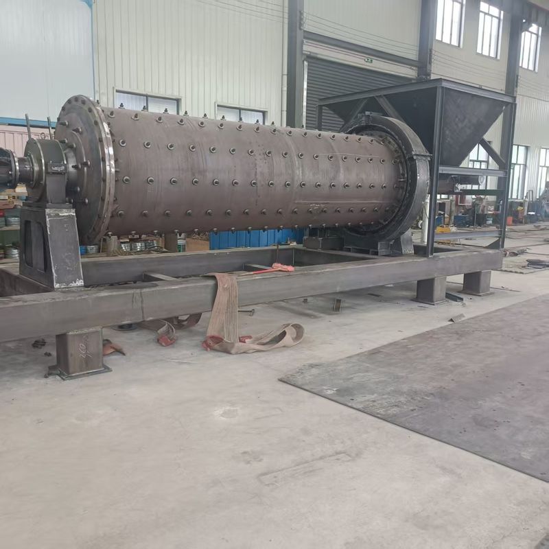 Broyeur à boulets rotatif pour broyage industriel types sec et humide